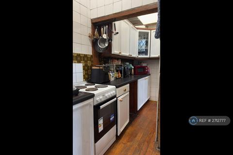 undefined, Cathkin Road, Glasgow, G42