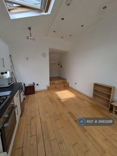 1 bedroom flat to rent, Stanley Road, Teddington, TW11