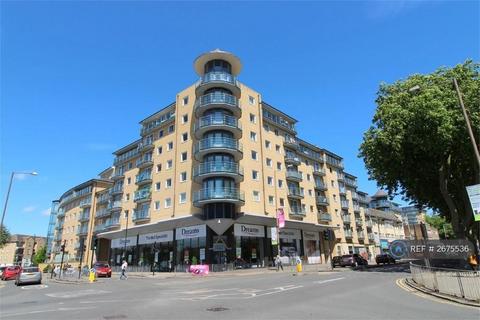 2 bedroom flat to rent, Highfield Road, Feltham, TW13
