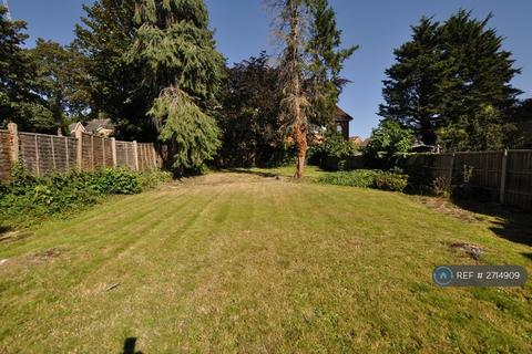 5 bedroom detached house to rent, Finchley Lane, London, NW4