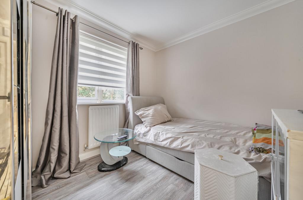 1387816-15-6931b2...