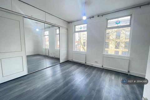 4 bedroom terraced house to rent, Cumberland Road, London, E13