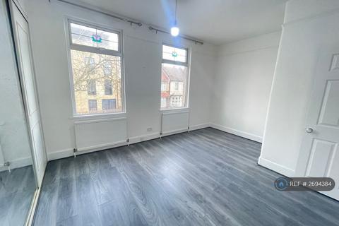 4 bedroom terraced house to rent, Cumberland Road, London, E13