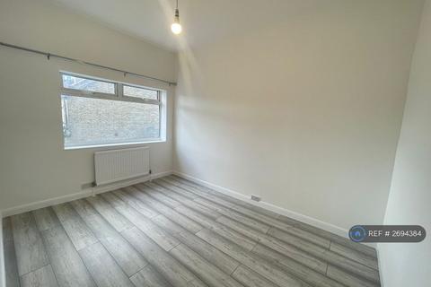 4 bedroom terraced house to rent, Cumberland Road, London, E13