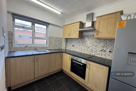 3 bedroom flat to rent, Campden House, London, NW6