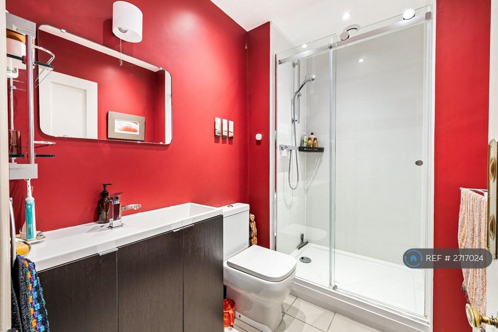 Bathroom w Large Shower