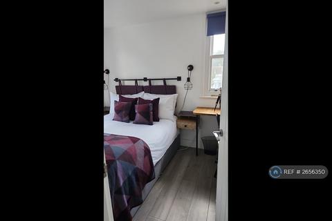 2 bedroom flat to rent, Hinton Road, Bournemouth, BH1