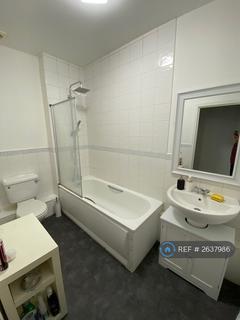 2 bedroom flat to rent, Manilla Street, London, E14