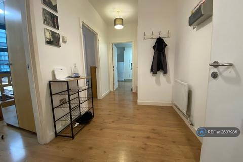 2 bedroom flat to rent, Manilla Street, London, E14