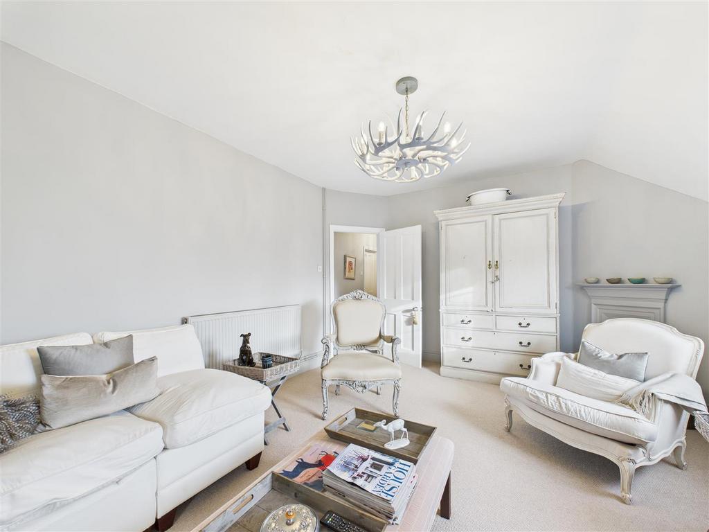 CAM04360 G0-PR0196-STILL018.jpg