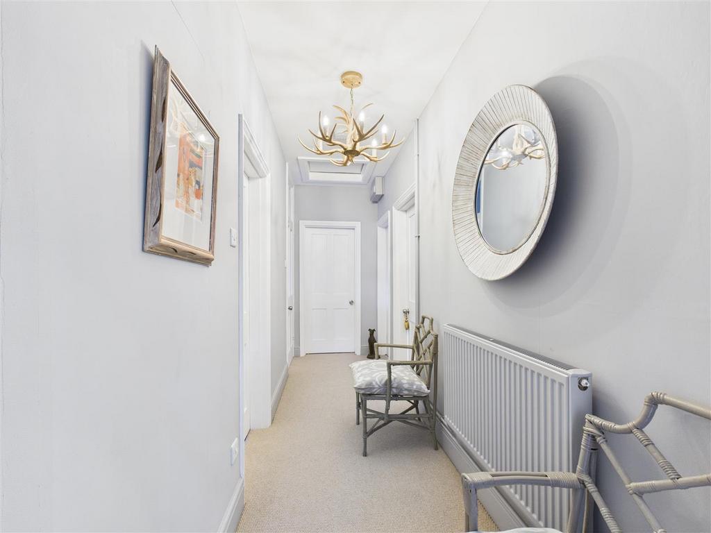 CAM04360 G0-PR0196-STILL025.jpg