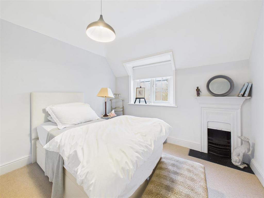 CAM04360 G0-PR0196-STILL006.jpg