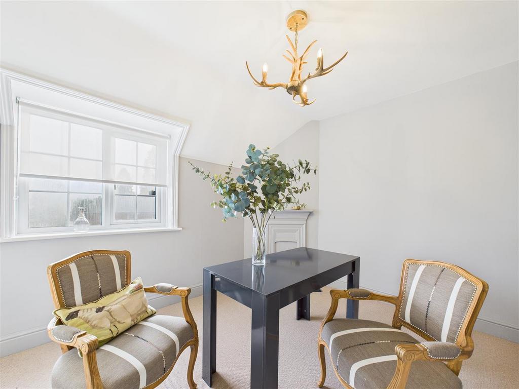 CAM04360 G0-PR0196-STILL011.jpg