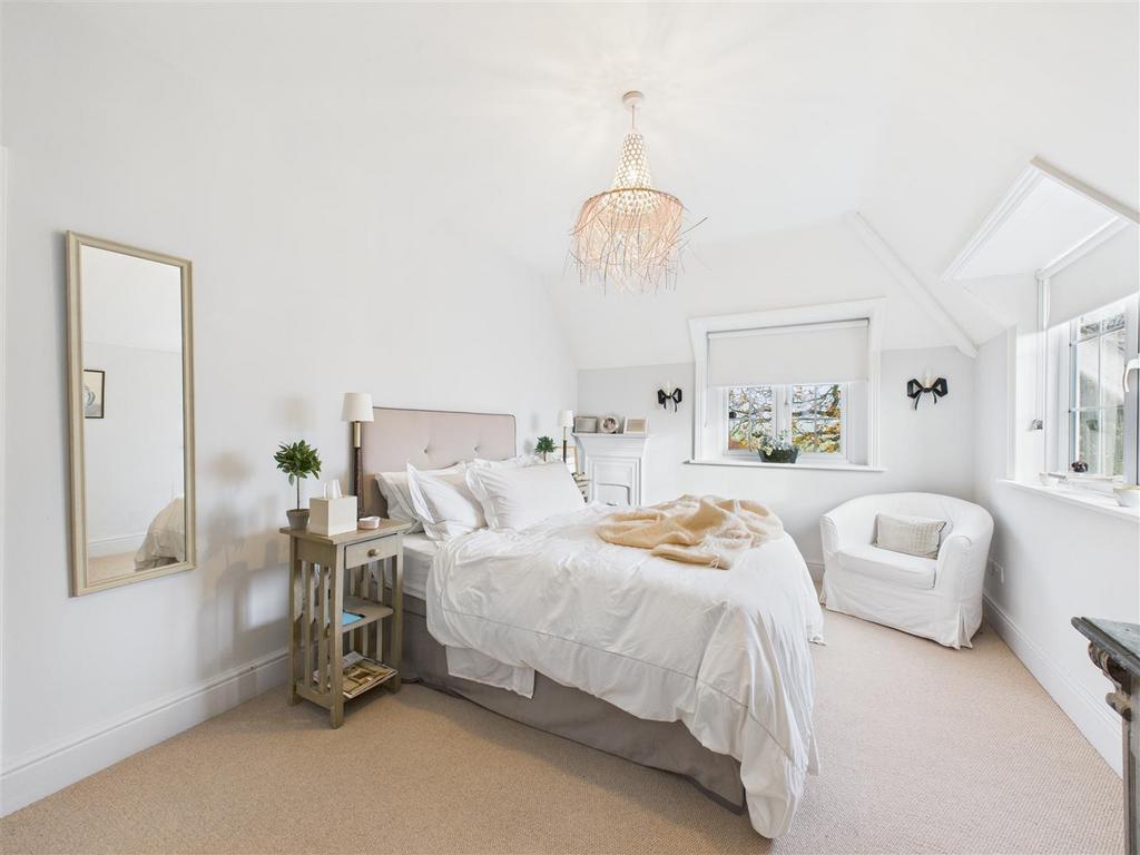 CAM04360 G0-PR0196-STILL008.jpg