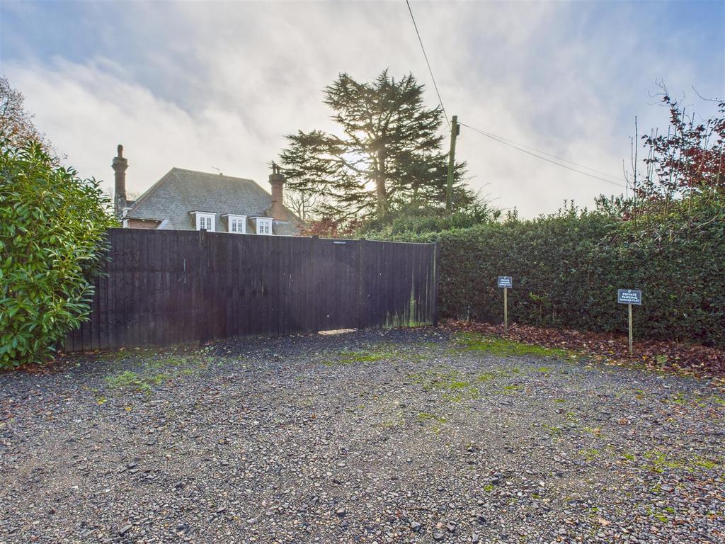 CAM04360 G0-PR0196-STILL035.jpg