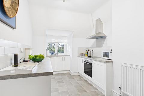 2 bedroom flat to rent, Church Road, Hitchin SG4