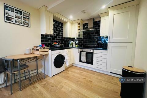 2 bedroom flat to rent, Richardshaw Lane, Pudsey, LS28