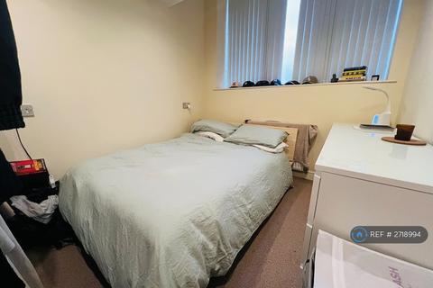 2 bedroom flat to rent, Richardshaw Lane, Pudsey, LS28