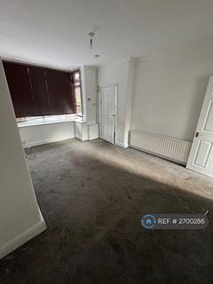 3 bedroom terraced house to rent, Massey Avenue, Failsworth, Manchester, M35