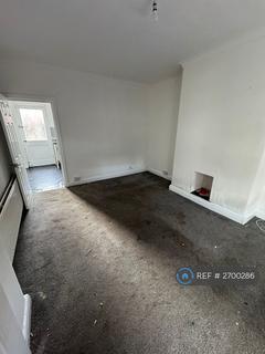 3 bedroom terraced house to rent, Massey Avenue, Failsworth, Manchester, M35