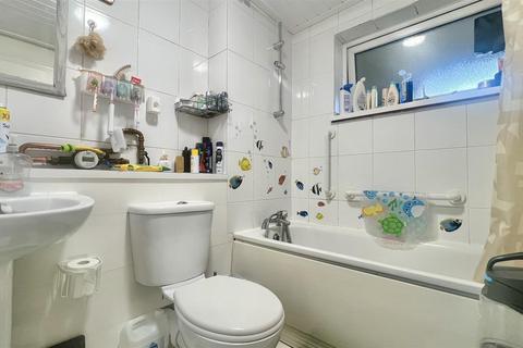 1 bedroom apartment for sale, Harris Close, Hounslow TW3