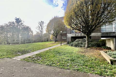 1 bedroom apartment for sale, Harris Close, Hounslow TW3