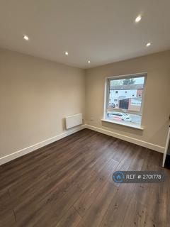 Studio to rent, Maple Road, Hayes, UB4