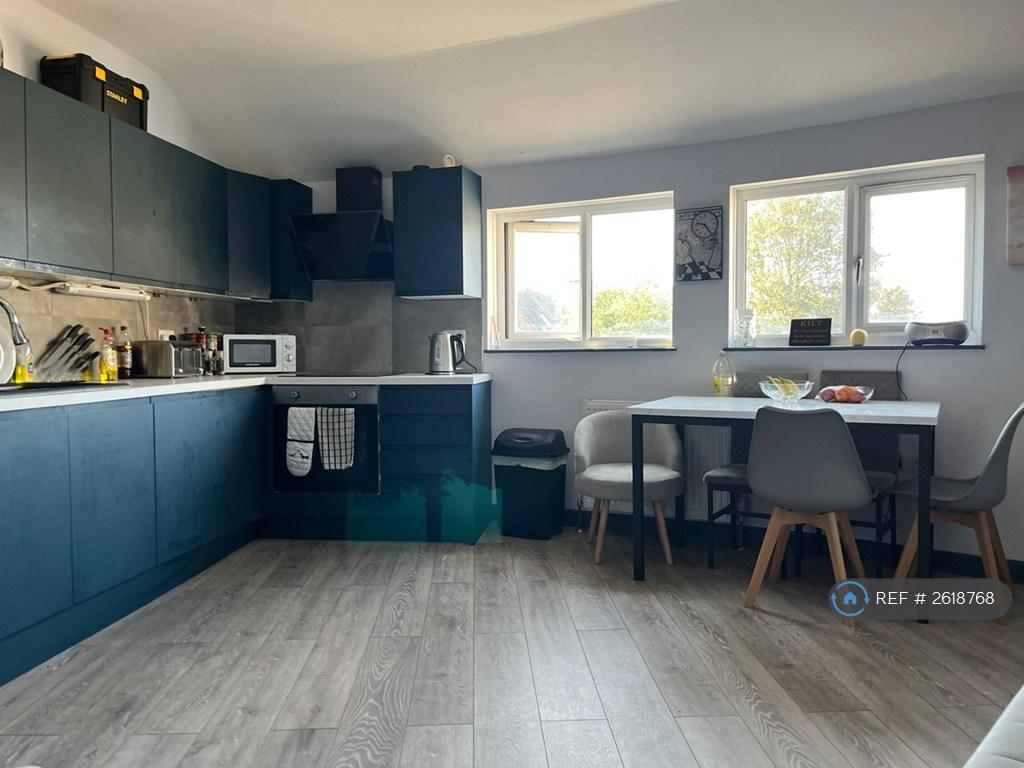 Kitchen/ Lounge