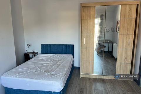 1 bedroom in a house share to rent, High Street, Ramsgate, CT11
