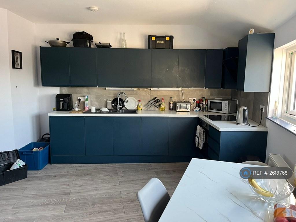 Kitchen/ Lounge