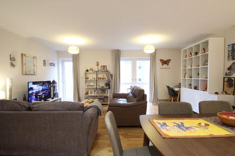 3 bedroom apartment for sale, Wintergreen Boulevard, West Drayton UB7