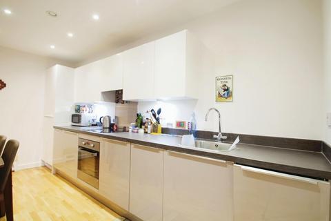 3 bedroom apartment for sale, Wintergreen Boulevard, West Drayton UB7