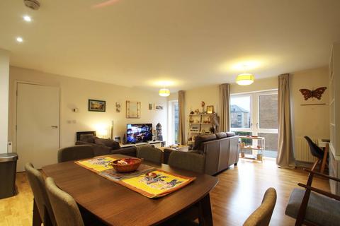 3 bedroom apartment for sale, Wintergreen Boulevard, West Drayton UB7