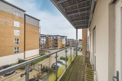 3 bedroom apartment for sale, Wintergreen Boulevard, West Drayton UB7