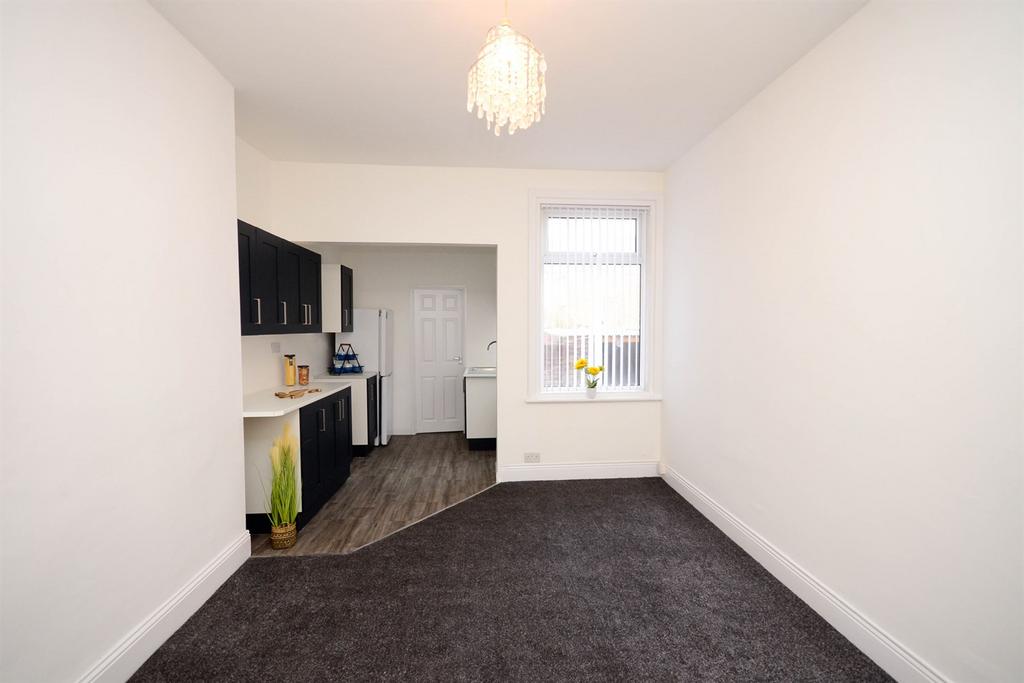 Lounge/Kitchen