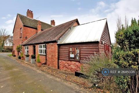 3 bedroom semi-detached house to rent, Crown East Lane, Worcester, WR2