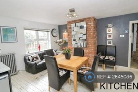3 bedroom semi-detached house to rent, Crown East Lane, Worcester, WR2