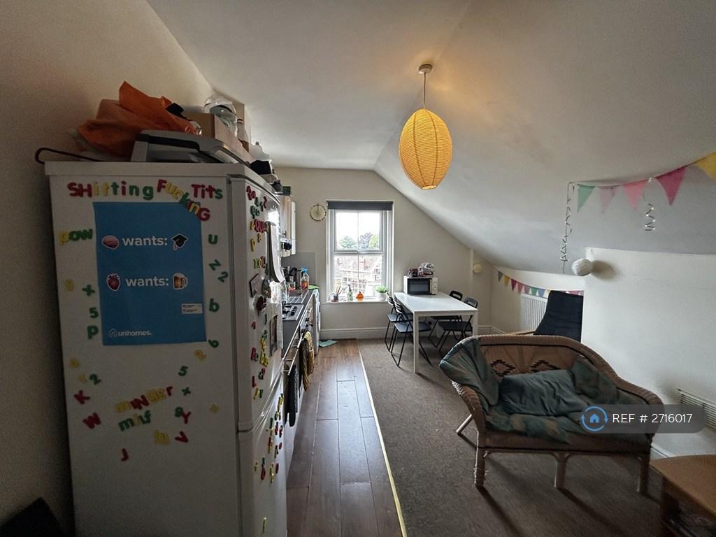 Living Area / Kitchen
