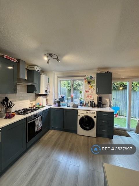 Kitchen (i)