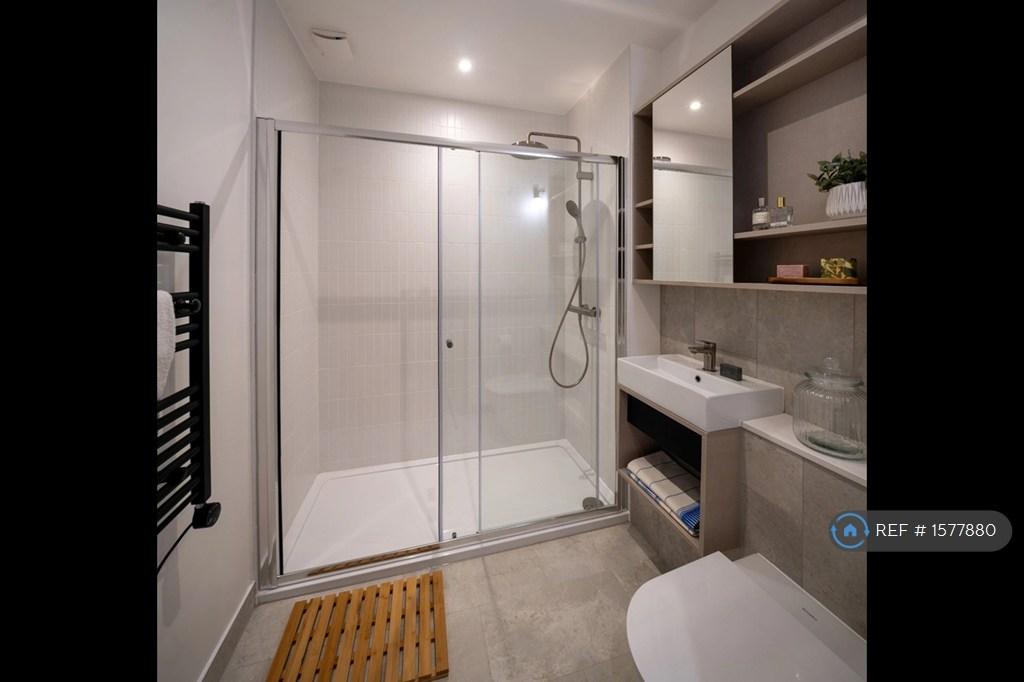 En-Suite Bathroom