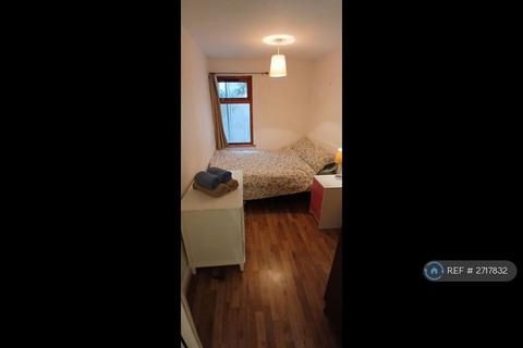 2 bedroom flat to rent, Stockwell Road, London, SW9