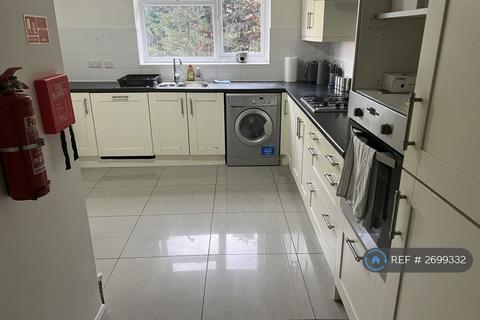 1 bedroom in a house share to rent, St. Andrews Way, Slough, SL1