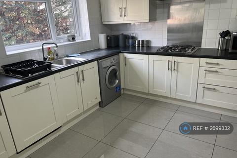 1 bedroom in a house share to rent, St. Andrews Way, Slough, SL1