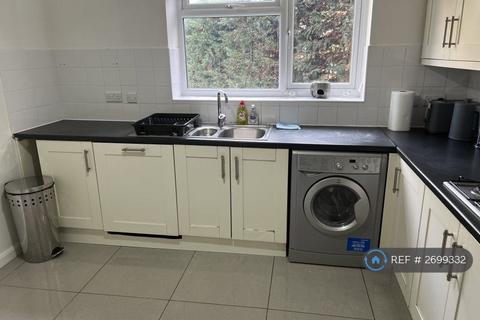1 bedroom in a house share to rent, St. Andrews Way, Slough, SL1