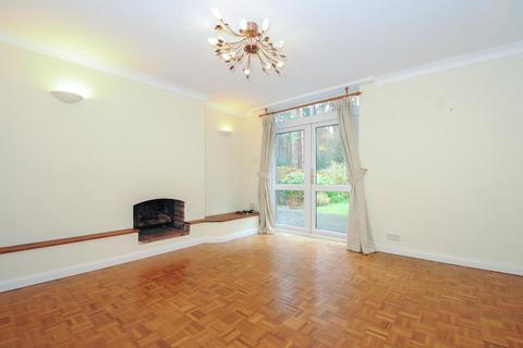 undefined, Windlesham,  Surrey,  GU20