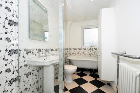 undefined, Windlesham,  Surrey,  GU20