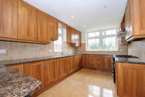 undefined, Windlesham,  Surrey,  GU20