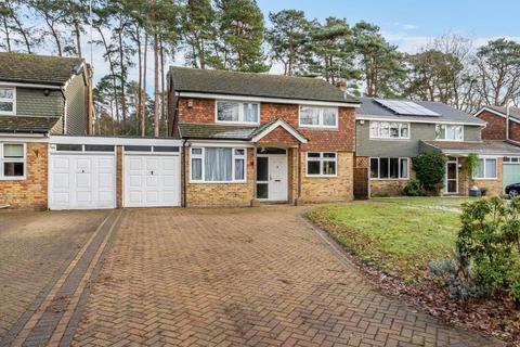 undefined, Windlesham,  Surrey,  GU20