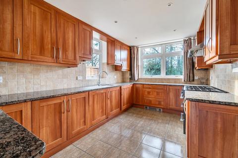 undefined, Windlesham,  Surrey,  GU20