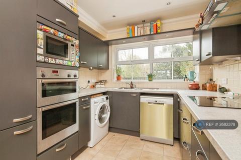 undefined, Hayes Grove, East Dulwich, SE22